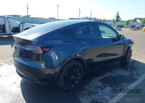 2024 Tesla Model Y Long Range Dual Motor All-Wheel Drive from USA, damaged, VIN 7SAYGDEE7RF074401